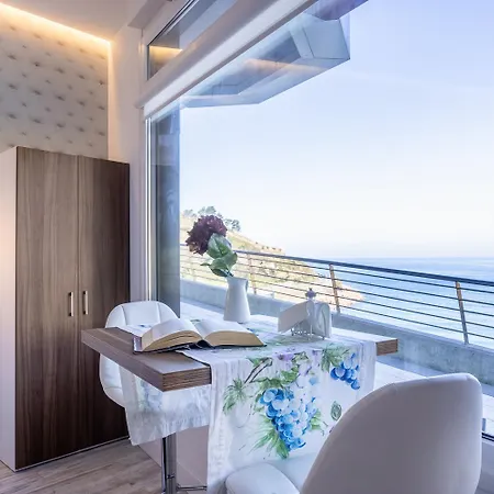 Kresala Vistas Al Mar By Egona *